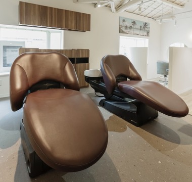 【都島】≪完全週休2日制＆実働8時間≫≪社会保険完備≫≪全席半個室≫トレンド発信サロン！！営業中レッスンで早期デビューが目指せます！「LEAPS adore 都島店（リープスアドレミヤコジマテン）」からアシスタント（美容師）の求人☆★☆