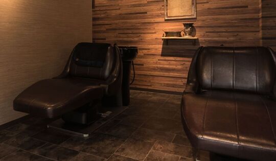 【朝倉街道】早ければ19:00〜20:00内の退勤もアリ！！新しく入社する方には新規のお客様をお任せしていく予定のーガニックヘアサロン「iRIE hair life（アイリーヘアーライフ）」からスタイリスト（美容師）の求人☆★