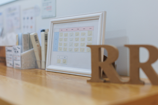 【天文館】≪社会保険完備≫≪月9日休み≫≪賞与あり≫≪残業なし≫≪売上ノルマなし≫アイリストとして長く働きたい方へオススメ！プライベートと仕事の両立可能！新規多数で入客チャンスあり！「R.R Eyelash（アールアールアイラッシュ）」からアイリスト（まつげエクステ・まつげパーマ）の求人☆☆