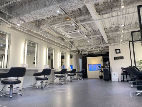 【江坂】≪社会保険完備≫≪月8日休み≫入客チャンスあり！お客様としっかり向き合える地域密着型のサロン！スパニストも大歓迎！髪質改善やヘッドスパメニューが人気です！「STAGE R.eco（ステージレコ）」からスタイリスト（美容師）の求人☆★