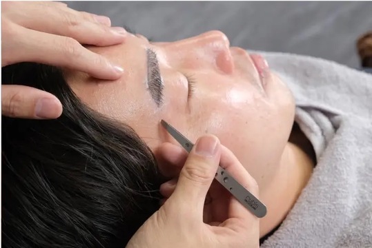 【船橋駅】◆完全週休3日制も選択可能◆実働8時間制◆賞与あり◆土日祝休みOK◆充実の研修体制◆抜群の待遇で働ける人気サロン！プライベートも充実させられるフラットな環境で、ストレスフリーに働くことができます！「眉ラボ 船橋店（マユラボフナバシテン）」からアイブロウリストの求人☆★