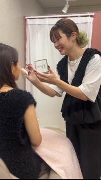 【光の森】≪営業時間17:30まで・社会保険完備・完全週休二日制・日祝の希望休OK・研修は営業時間内のみ・残業ほぼなし≫今までの経験を活かしてみませんか？勤務時間に制限がある方でも活躍できます！お客様との距離も近くあたたかい雰囲気！アットホームなアイラッシュサロン「Luire（ルイール）」からアイリスト（まつげエクステ・まつげパーマ・アイブロウ）の求人☆☆