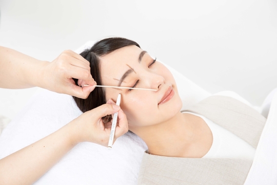 【JR高槻駅】≪社会保険完備≫≪月8日休み≫安心の研修体制だから未経験でもOK！人気アパレルブランドがプロデュース「KANGOL BEAUTY SALON Eyelash&Face/Shaving アルプラザ高槻店（カンゴールビューティーサロンアイラッシュアンドフェイスシェービングアルプラザタカツキテン）」からアイリスト（まつげエクステ・まつげパーマ・アイブロウ）の求人☆☆