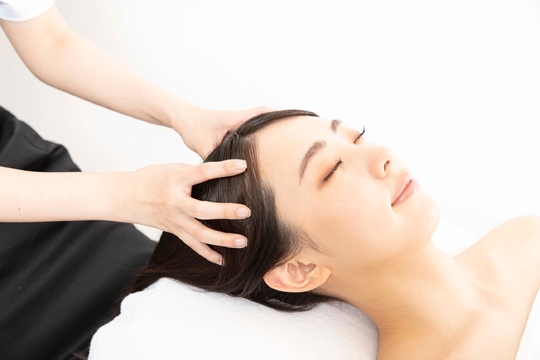 【枚方市駅】≪社会保険完備≫≪月8日休み≫≪土日月1回休みOK≫ブライダルメニューもあります！アパレルで有名な人気ブランドがビューティーサロンを展開！！「KANGOL BEAUTY SALON Eyelash 京阪モール枚方店（カンゴールビューティーサロンアイラッシュケイハンモールヒラカタテン）」からレディースシェービング（理容師）の求人☆☆