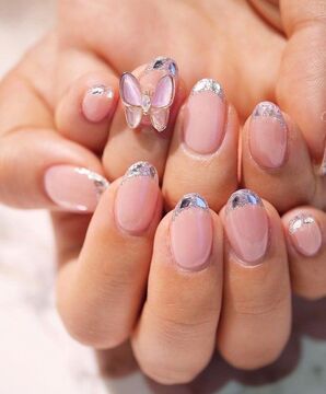 【元町】≪外部講師による営業時間内の研修！≫≪社会保険完備≫≪保育園併設≫≪早番18:30退勤≫≪正社員は月10日or月8日休み選択可≫読者モデルさんも多数来店をされるトータルビューティーサロン！沢山のリピーターを生み読者モデルさんや著名人の方が通うオシャレサロン「Silk de River（シルクドリバー）」からネイリスト（ネイル）の求人☆☆