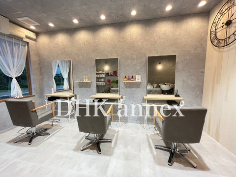 【富田】≪完全週休2日制！平均退社20時！社会保険完備可≫カット入客チャンスが多く、ゆったりお客様と関わっていくことが出来るサロン！オーナーさんとスタッフの距離も近く働きやすい環境！チームワークを大切に働いていきたい方にオススメ！「HAIR CARE DHK annex（ヘアケアディーエイチケーアネックス）」からスタイリスト（美容師）の求人☆★☆